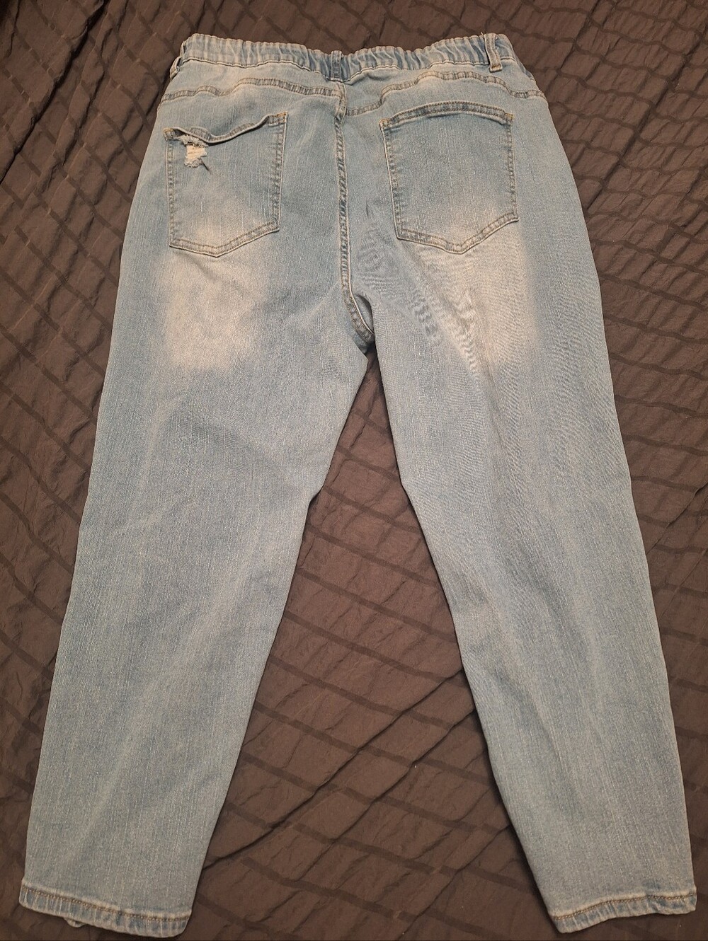 Ripped Light Wash Skinny Jeans for Women - Picture 2 of 2